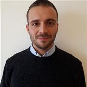 Ricercatore universitario offre lezioni di geografia